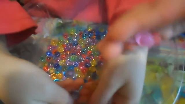 Шарики ORBIZ.Выращиваем шарики ORBIZ!Видео для детей.The ball ORBEEZ. смотреть онлайн