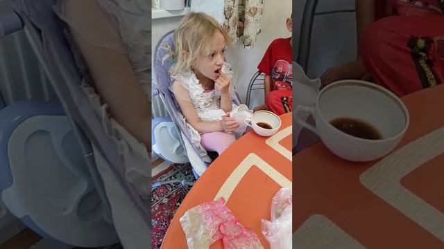 пирожки или конфеты? дети сделали свой выбор. и зачем я столько времени готовила?