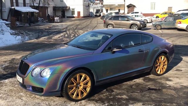 Оклеили Bentley Continetal Gt радужной пленкой Oracal 970/155. смотреть онлайн