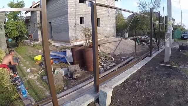 Строим забор из профлиста с откатными воротами! смотреть онлайн