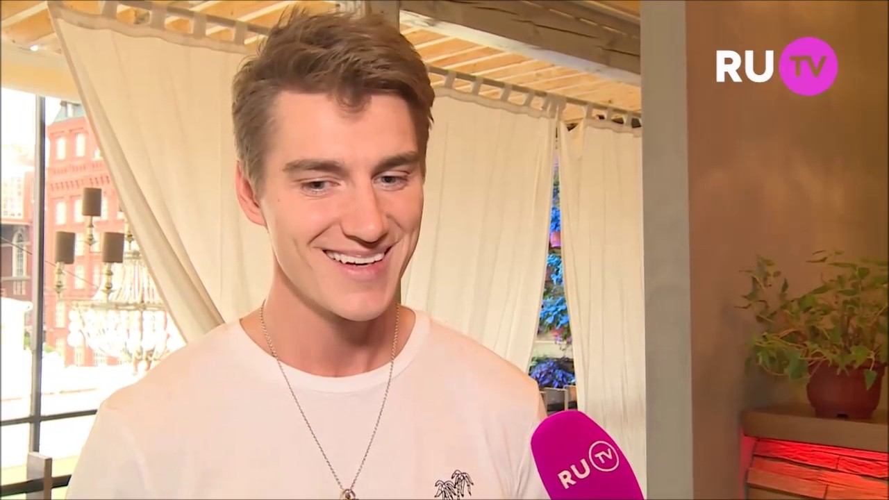 Алексей Воробьев режиссер нового клипа Анны Семенович Хочу быть с тобой смотреть онлайн