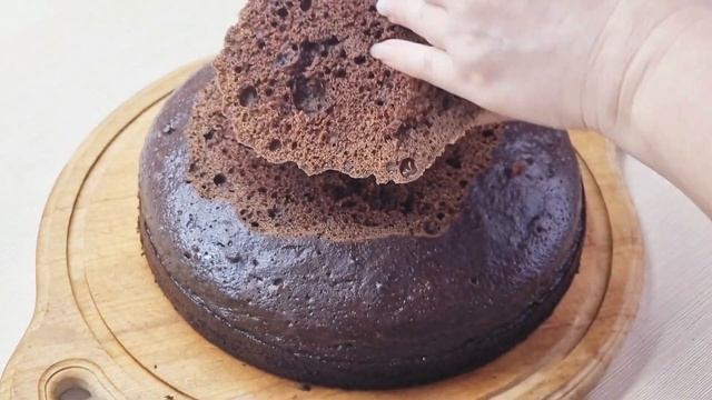 МУЖ В ШОКЕ‼️СОЧНЫЙ И ВКУСНЫЙ ДОМАШНИЙ ТОРТ на кефире со сметанным кремом! смотреть онлайн