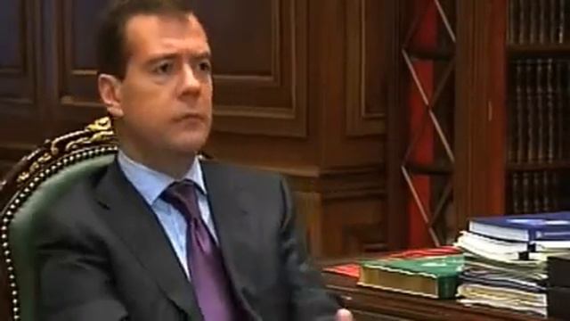 Д.Медведев указал помочь гражданам Украины
