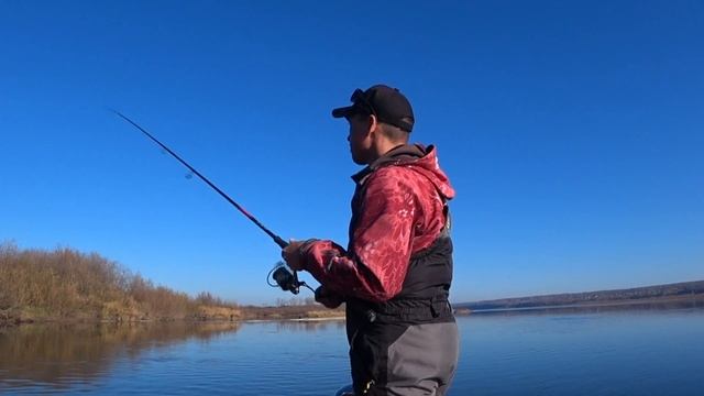 ВОТ это ОСЕНЬ, не РЫБАЛКА а ДИЧЬ КАКАЯ-то!!! У меня у ОДНОГО такие РАЗДАЧИ??? смотреть онлайн