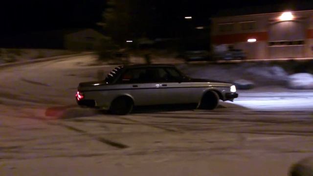 Evolution Garage - baRRe Volvo 240 Turbo смотреть онлайн