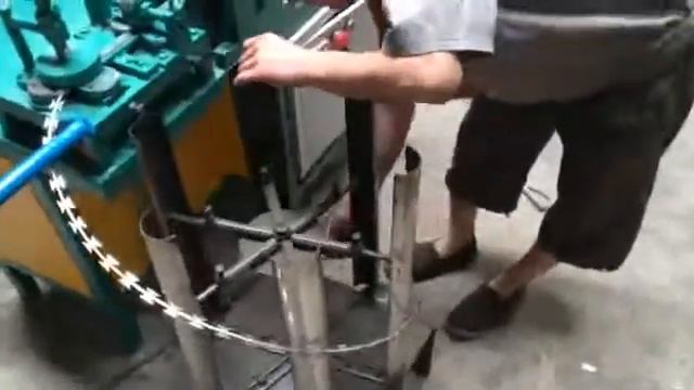 Производство колючей проволоки часть 2 смотреть онлайн