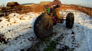 Трех колёсный болотоход.