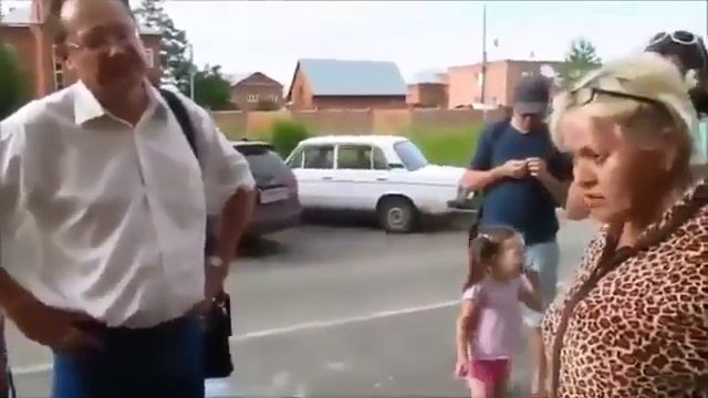 Рабочая Женщина против депутата!Обматерила смотреть онлайн