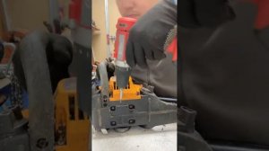 Как поменять ведущую звездочку Партнёр 350, двигатель работает , цепь останавливается