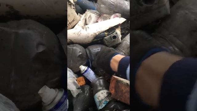 Уборка мусора на яме смотреть онлайн