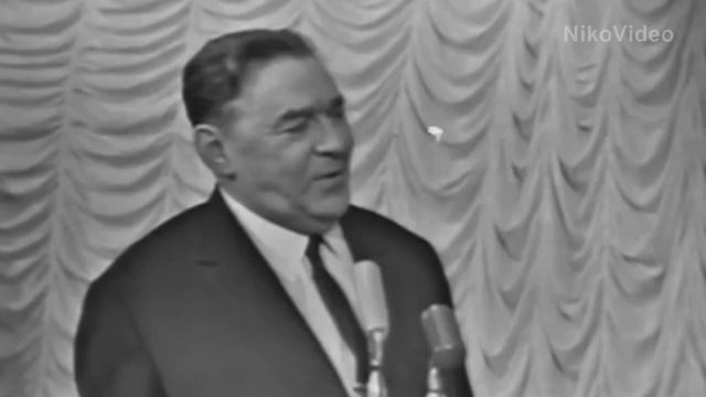 Над Кронштадтскою крепостью полночь темна Леонид Утёсов.Midnight is dark over the Kronstadt fortres смотреть онлайн