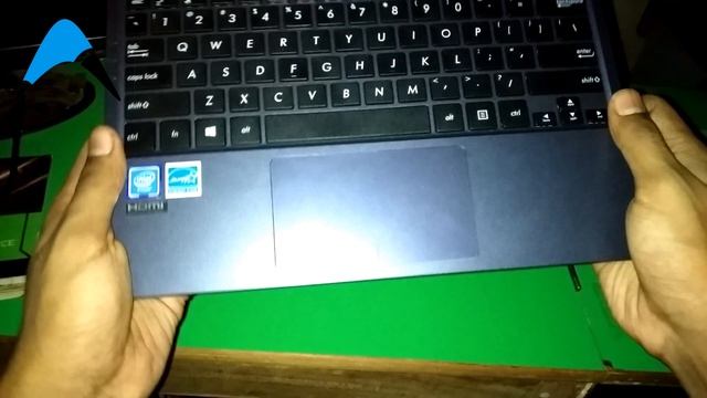 Asus VivoBook E12 E203NA-FD026T 11.6-Inch HD Laptop Unboxing смотреть онлайн