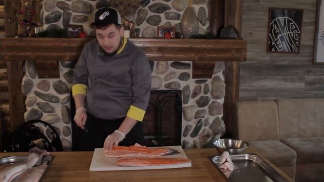 Как правильно выбрать и разделать форель для жарки, засолки, стейков смотреть онлайн