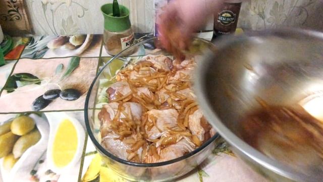 Куриные бедра, запеченные в духовке смотреть онлайн