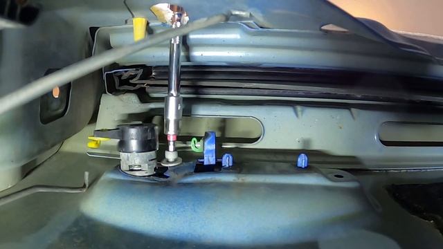Sostituzione Del Cilindro Della Serratura Nella Porta Della Fiat PANDA