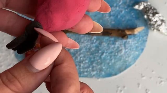 Зимняя поделка СНЕГИРИ ИЗ ВОЗДУШНОГО ПЛАСТИЛИНА самозатвердевающей массы ИЗ НАТУРАЛЬНЫХ МАТЕРИАЛОВ смотреть онлайн