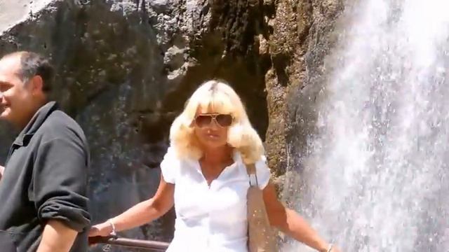 Италия.Водопад Золотой телёнок.La cascata del Vitello d'Oro.HD смотреть онлайн