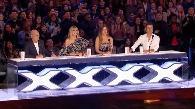 Нереально крутой барабанщик! смотреть онлайн