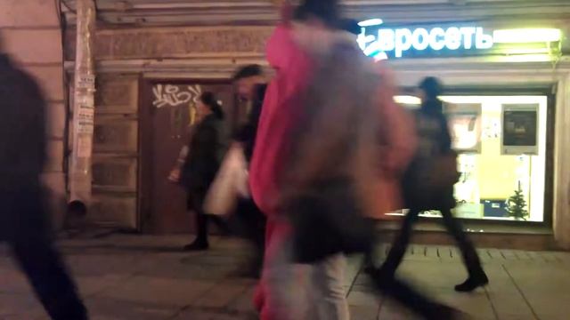 Розовый Кролик зажигает на Невском смотреть онлайн