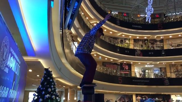 VLOG Детский Праздник в торговом центре Афимолл. Веселимся и играем. Видео для детей смотреть онлайн