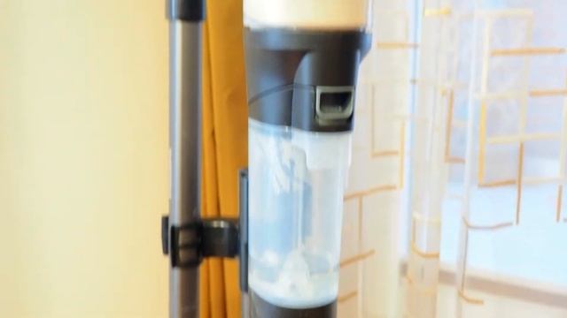 Philips AquaTrio 9000 XW9383/01 - Funkcja samoczyszczenia odkurzacza смотреть онлайн