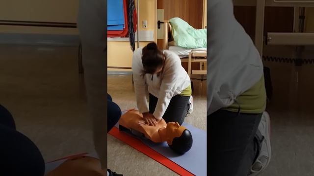 Искусственное дыхание кукле смотреть онлайн