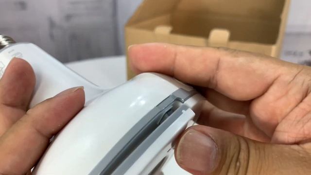 Sengled Motion Activated HD Camera FloodLight Bulb Gen 2 Review смотреть онлайн