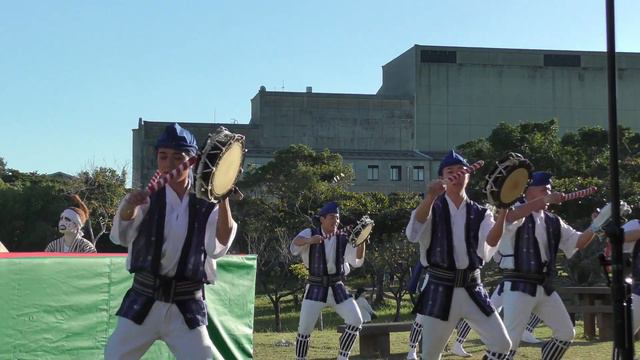 琉球風車　沖縄国際大学 Eisa Drum Dance Club RYUKYU KAZIMAYAH Okinawa Japan смотреть онлайн
