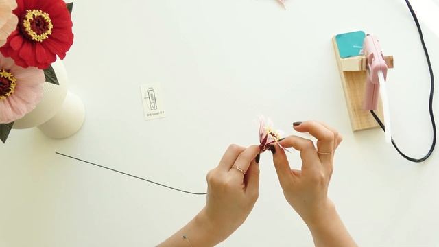 [paperflower]주름종이로 리얼한 백일홍 만들기/종이꽃만들기/How To Make Zinnia Paper Flower From Crepe Paper( Tutorial) смотреть онлайн