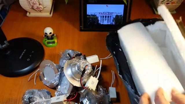 Распаковка и нюансы подключения светодиодных светильников "JJD05" на 3W на Aliexpress. смотреть онлайн