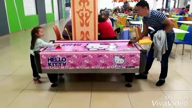 Аэрохоккей и пушистые кролики! смотреть онлайн