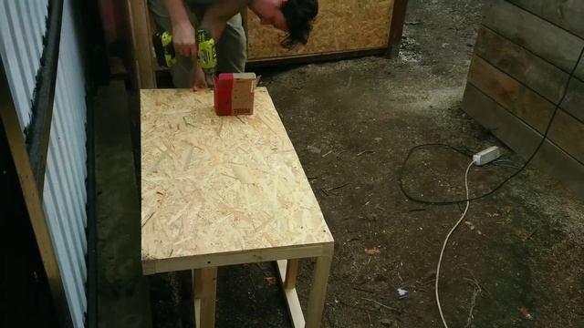 Внутрянка курятника - Насест, гнезда и лестницы. Часть 5 смотреть онлайн