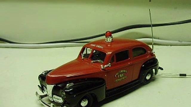 Custom 1:43 scale O gauge DETROIT FIRE DEPARTMENT 1941 Ford 2 door Sedan with working lights смотреть онлайн