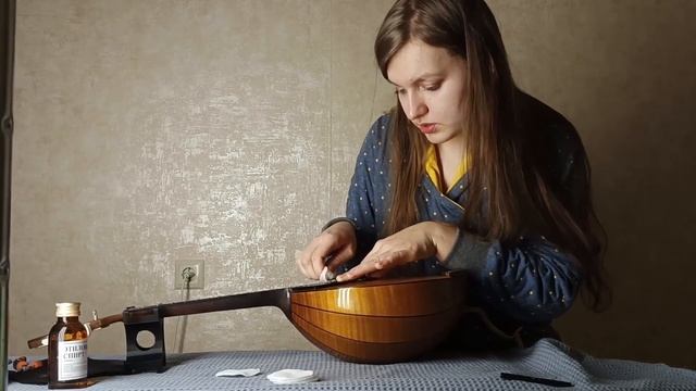 Чистим домру. Меняем струны. смотреть онлайн