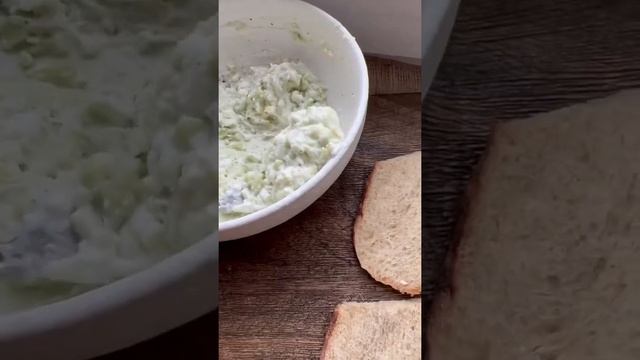 ПРОСТЫЕ НУ ОООЧЕНЬ ВКУСНЫЕ БРУСКЕТТЫ? смотреть онлайн