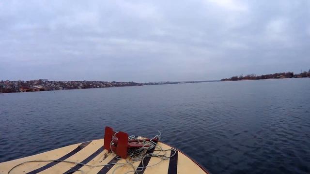 ПОДВОДНАЯ ОХОТА, НАШЛИ СОМОВ ПОД КЛЕЕНКОЙ смотреть онлайн