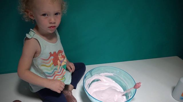DIY Fluffy Slime With Lilah's Toy Box смотреть онлайн