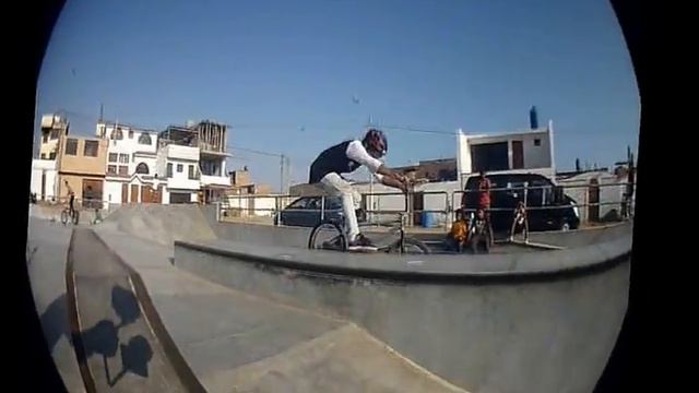 MegaTour Bmx - Spot Riders 2013 смотреть онлайн