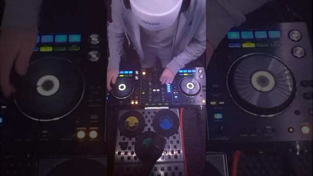 JUMP UP DNB Mini Mix XDJ-RX смотреть онлайн
