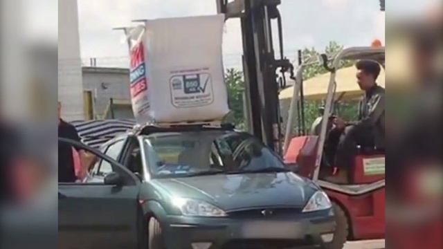 Когда решил сэкономить на доставке смотреть онлайн