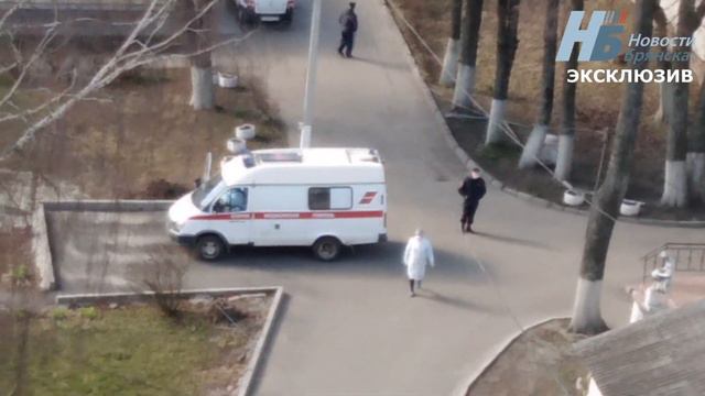 Медики в защитных костюмах шокируют брянцев смотреть онлайн