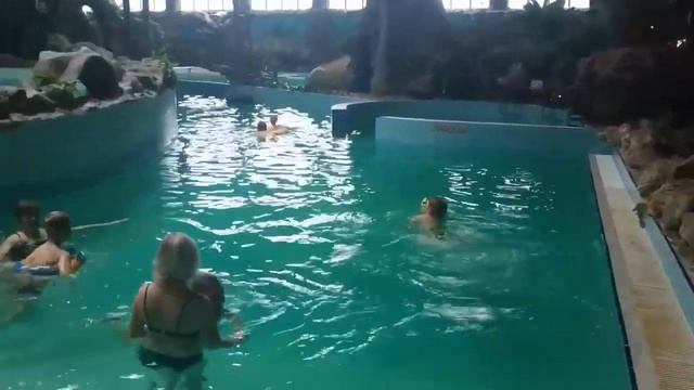 Харьков. Как Мишка Журавлев в аквапарк "ДЖУНГЛИ" ездил! Осталось только вспоминать... смотреть онлайн