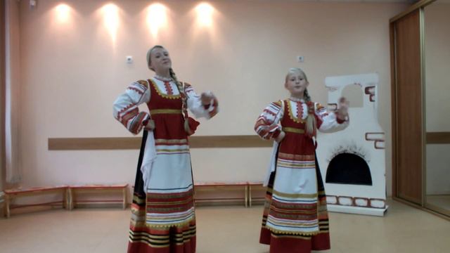 сёстры Михайловы "Как по горкам, по горам" смотреть онлайн