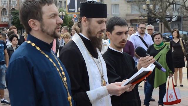 Кіровоград. Молебен за загиблими 04.05. смотреть онлайн