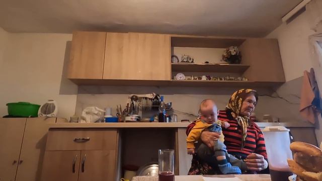 На гости на края на света - Happy Green Family в село Кушла еп.1 смотреть онлайн