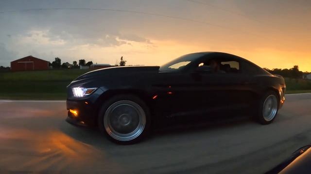 2016 MUSTANG GT VS C5 CORVETTE Z06 смотреть онлайн
