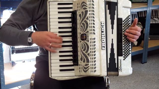 Klangprobe Akkordeon Fröhlich Schumann смотреть онлайн
