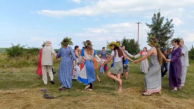 Хоровод на Ивана Купала в Атамановке Россошанского Района :-)