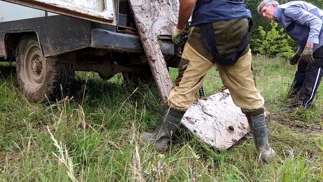 ИСУ-152 РАДУЕТ, ПРОДОЛЖАЕМ ОТКАПЫВАТЬ ЗАПЧАСТИ(задняя плита с окошком около мотора) . смотреть онлайн