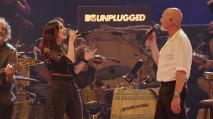 Jennifer Haben (Beyond The Black) & Santiano - Weit Über's Meer